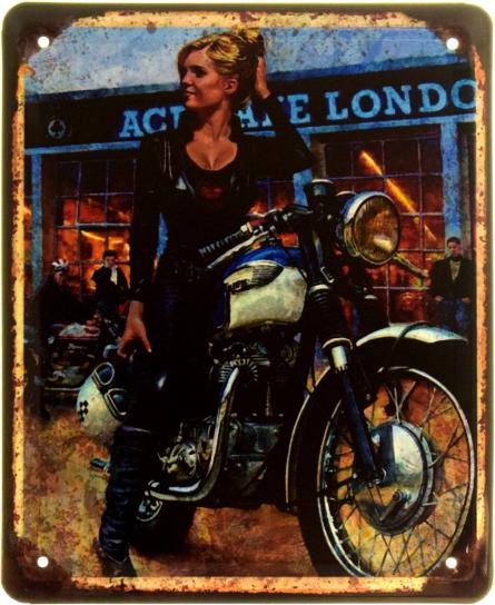 Мотоцикл BSA И Очаровательная Девушка (ms-103907) Металлическая табличка - 18x22см