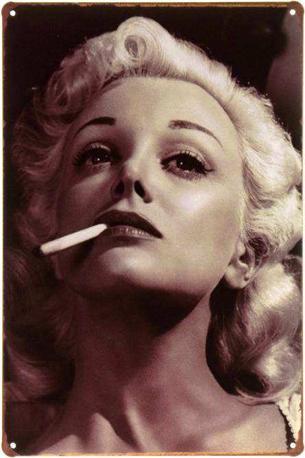 Мэрилин Монро (Сигарета) / Marilyn Monroe (ms-002237) Металлическая табличка - 20x30см